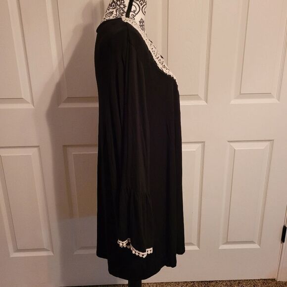 Beautiful embroidered black women's XXL tunic dress top - Picture 2 of 7